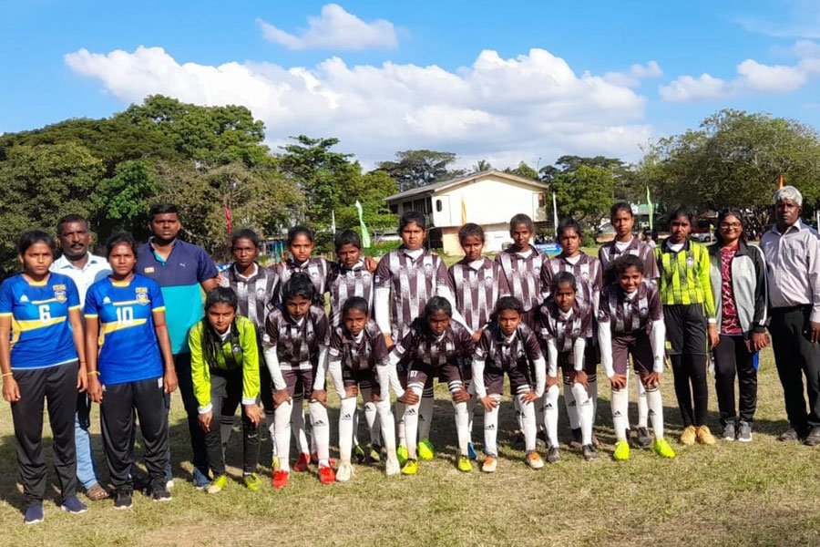 சம்பியனாகியது  மகாஜனக்கல்லூரி 14வயது பெண்கள் உதைபந்தாட்ட அணி