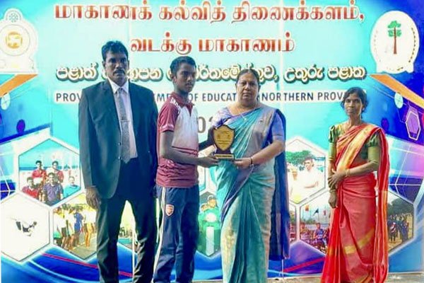 மகாஜன வீரன் பிரவீன் சிறந்த சுவட்டு வீரனாக தெரிவுசெய்யப்பட்டுள்ளார்.