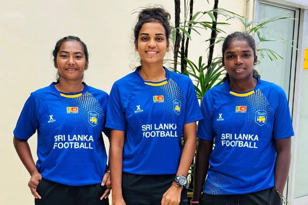 இலங்கைப் பெண்கள் தேசிய உதைபந்தாட்ட அணியில் மகாஜனன்கள் மூவர்