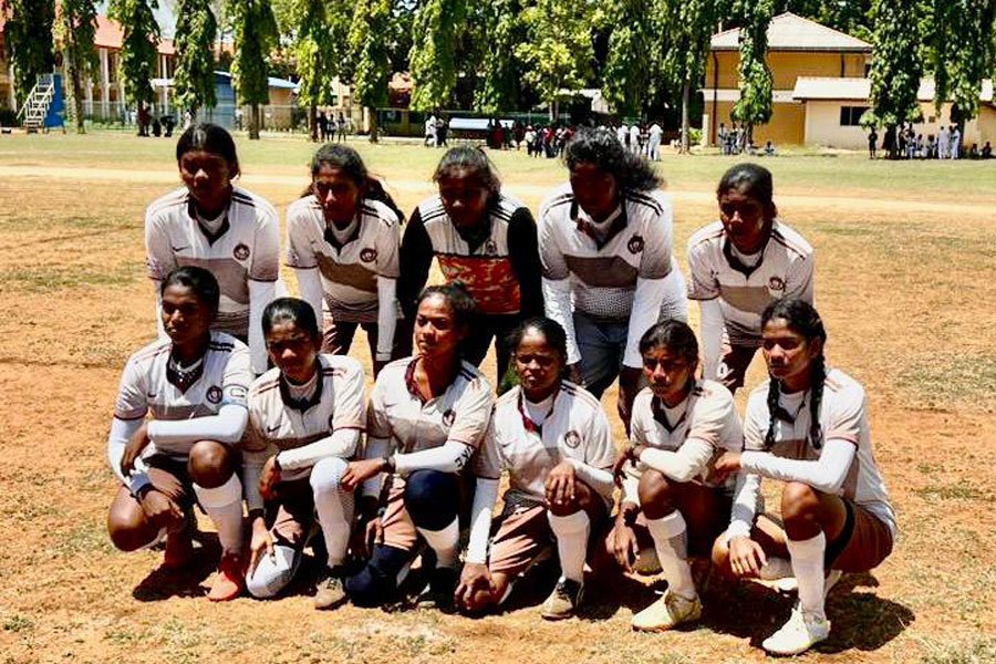 தேசியமட்ட பெண்கள் உதைபந்தாட்டம் 20 வயது அணி இரண்டாமிடம்