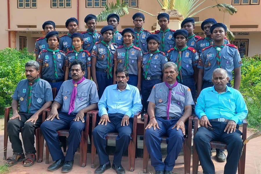 15 பேர் அதி உயர் விருதாகிய ஜனாதிபதி விருதை பெற்றனர்,