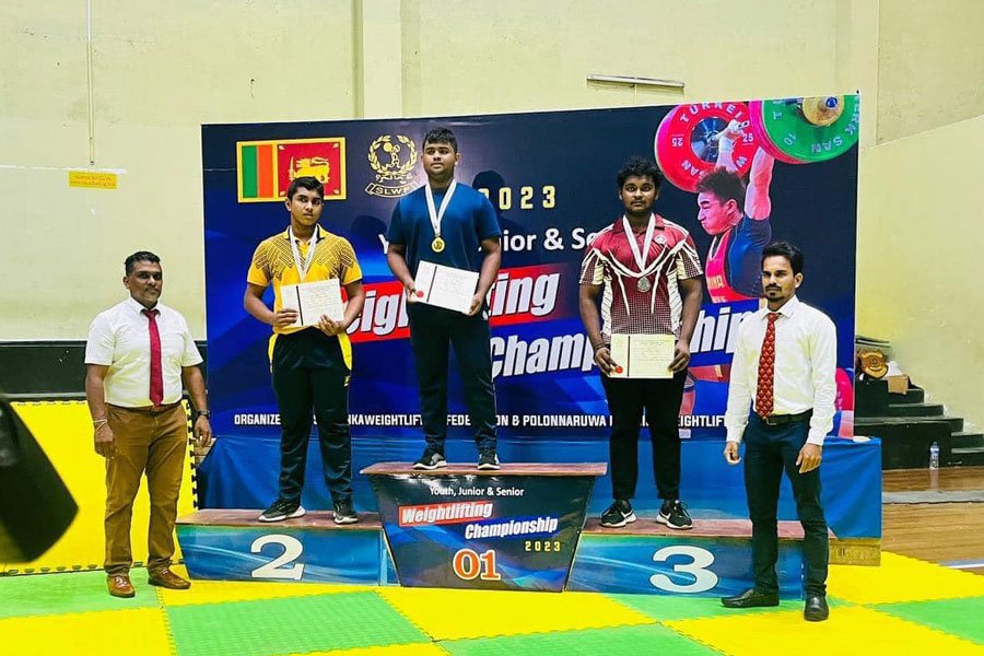 பளுதூக்கலில் மகாஜனாவிற்கு மேலும் ஒரு பதக்கம்